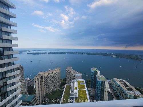 100 Harbour St, Toronto, ON, M5J0B5 | Card Image