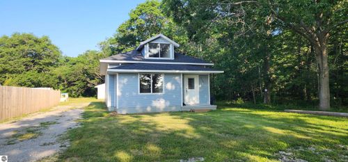 3245 N Us Highway 23, Oscoda, MI, 48750-9571 | Card Image