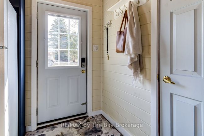 30 Cabin Cres, House other with 3 bedrooms, 1 bathrooms and 2 parking in Wasaga Beach ON | Image 9