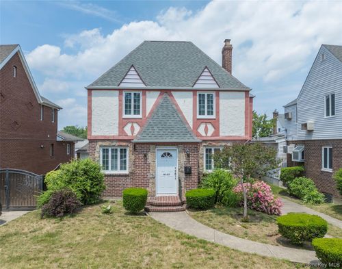 141-27 Coolidge Ave, Jamaica, NY, 11435-1120 | Card Image