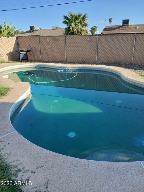 2431 W Seldon Ln, Phoenix, AZ, 85021-4142 | Card Image