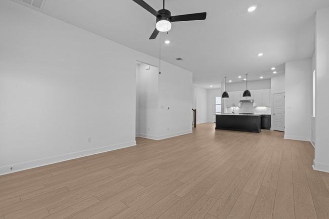 Family Room - Dining | Image 8