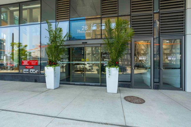 1806 - 28 Freeland St, Condo with 2 bedrooms, 1 bathrooms and null parking in Toronto ON | Image 21