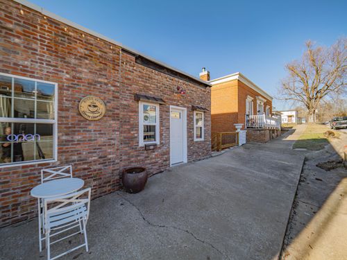 605 2nd St, GLASGOW, MO, 65254-1021 | Card Image