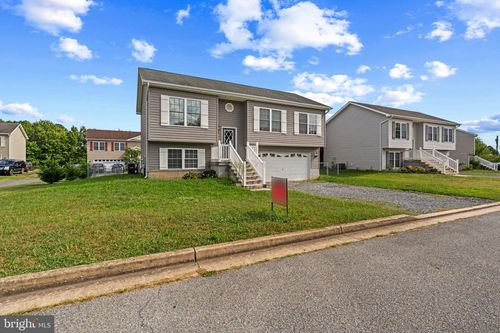144 Freight Car Cir, Bunker Hill, WV, 25413-3734 | Card Image