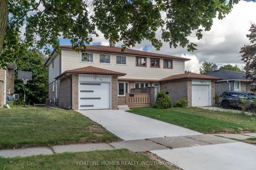 384 Westwood Dr, Kitchener, ON, N2M2L6 | Card Image