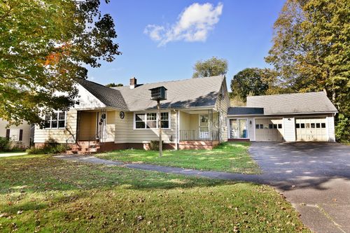 313 French St, Watertown, CT, 06795-2921 | Card Image