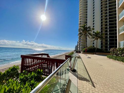 601-5440 N Ocean Dr, Riviera Beach, FL, 33404-2528 | Card Image