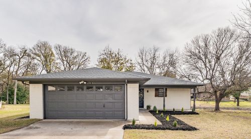 5613 Pecos Ct, Granbury, TX, 76049-5273 | Card Image
