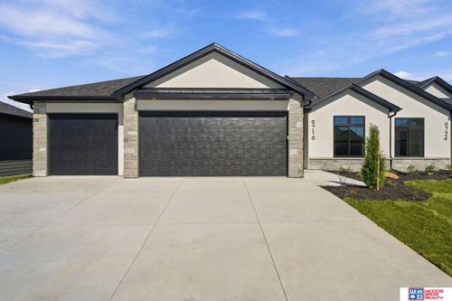 9716 Hillcrest Trl, Lincoln, NE, 68520-1224 | Card Image