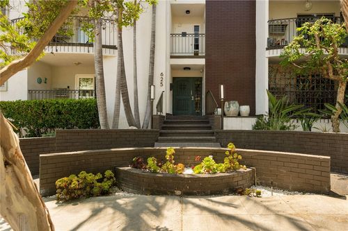 apt-107-625 N Flores St, West Hollywood, CA, 90048-2141 | Card Image