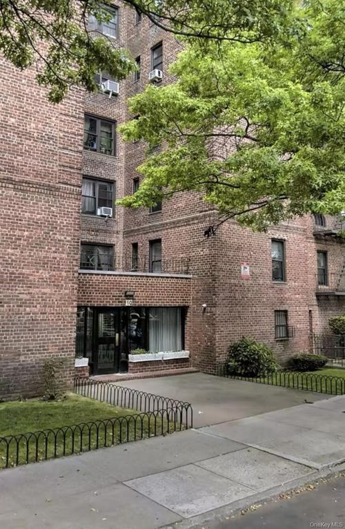 3b-40 E 43rd St, Brooklyn, NY, 11203-2133 | Card Image
