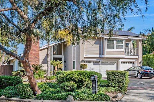1207 Branding Iron Cir, Vista, CA, 92081-6536 | Card Image