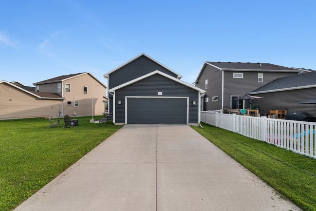 1213 Twisted Branch Way, House other with 3 bedrooms, 3 bathrooms and null parking in Sun Prairie WI | Image 6