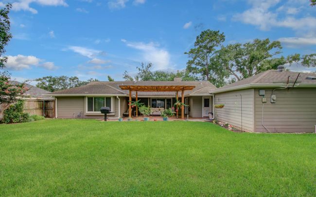 9818 Emnora Ln, House other with 4 bedrooms, 2 bathrooms and 2 parking in Houston TX | Image 36