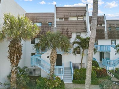 6D - 11000 S Ocean Drive, Condo with 2 bedrooms, 2 bathrooms and null parking in Jensen Beach FL | Image 1