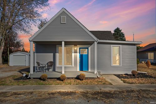 206 W Main St, Chalmers, IN, 47929-8075 | Card Image