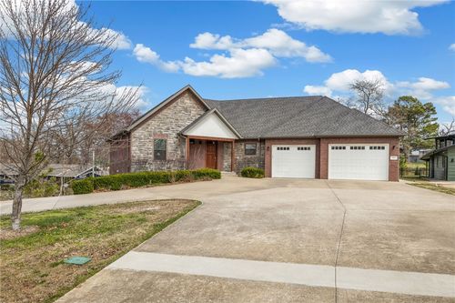 802 Nw D St, Bentonville, AR, 72712-4768 | Card Image