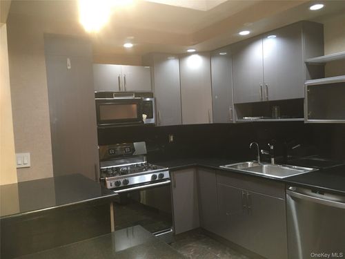 113u-14 Michael Pl, Bayside, NY, 11360-1386 | Card Image