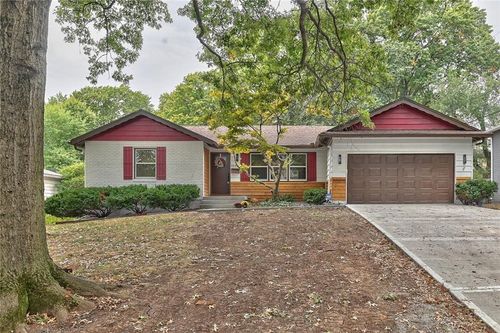 10814 Oak St, Kansas City, MO, 64114-5085 | Card Image