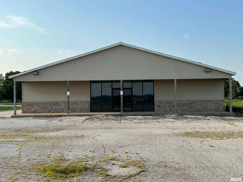 804 E Wood St, Camp Point, IL, 62320-1437 | Card Image