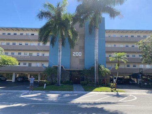 419-200 Ne 14th Ave, Hallandale Beach, FL, 33009-7410 | Card Image
