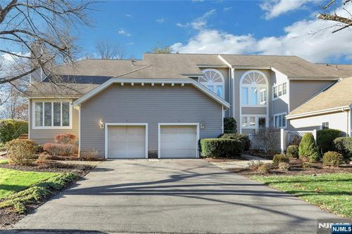 10 Greenup Ct, Wayne, NJ, 07470-2480 | Card Image