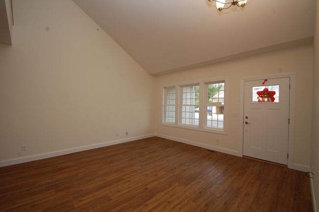 9D - 8 Chesterfield Lane, Condo with 2 bedrooms, 3 bathrooms and null parking in Londonderry NH | Image 5