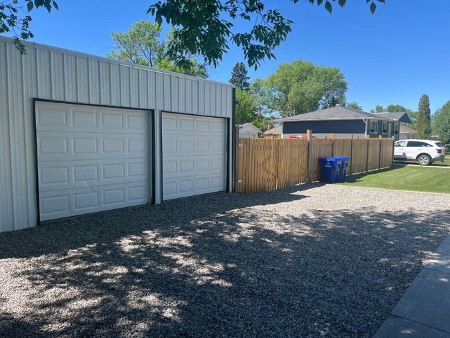 5223 3 St W, House other with 6 bedrooms, 2 bathrooms and 2 parking in Claresholm AB | Image 35