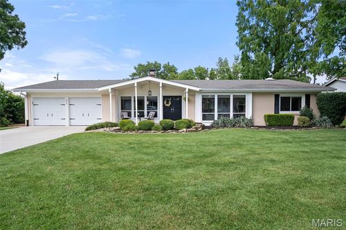 824 Montmartre Ct, Creve Coeur, MO, 63141-6120 | Card Image