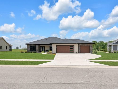 2021 Fairway Dr, Auburn, IN, 46706-9207 | Card Image
