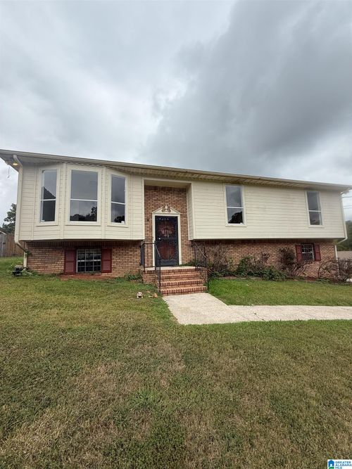 9577 Eastpointe Cir, Birmingham, AL, 35217-5201 | Card Image