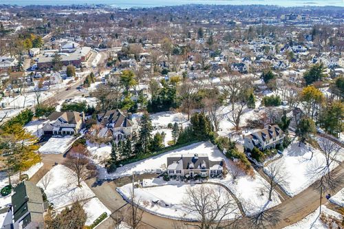 35 Byron Ln, Larchmont, NY, 10538-1617 | Card Image