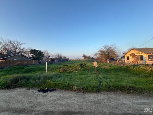 320 Hudson Dr, Bakersfield, CA, 93307-6006 | Card Image