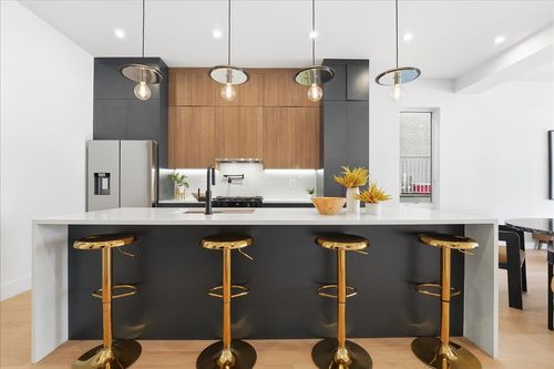 2-105 Laidlaw Ave, Jersey City, NJ, 07306-2105 | Card Image