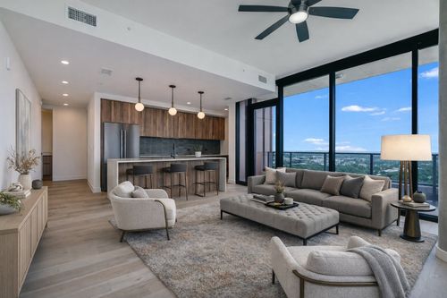 2506-84 N Interstate 35, Austin, TX, 78701-4983 | Card Image
