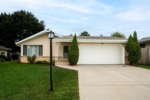 3530 Oakwood Dr, RACINE, WI, 53406-5468 | Card Image
