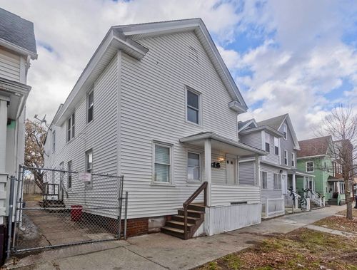 63 Pine St, Holyoke, MA, 01040-4105 | Card Image