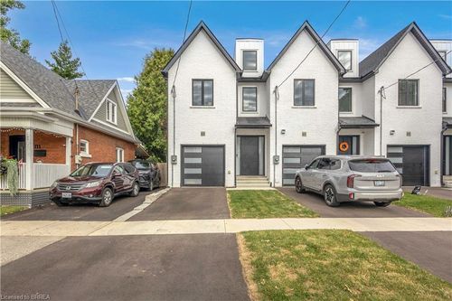 109 Winniett St, Brantford, ON, N3T1N1 | Card Image