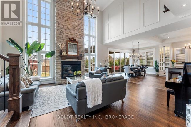 1107 Balfour St, House other with 6 bedrooms, 4 bathrooms and 6 parking in Fenwick ON | Image 4