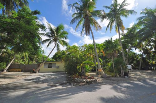 5353 Dogwood Dell St, Marathon, FL, 33050-2638 | Card Image