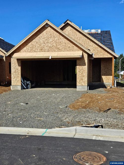 872 Chestnut Way, Silverton, OR, 97381-2533 | Card Image