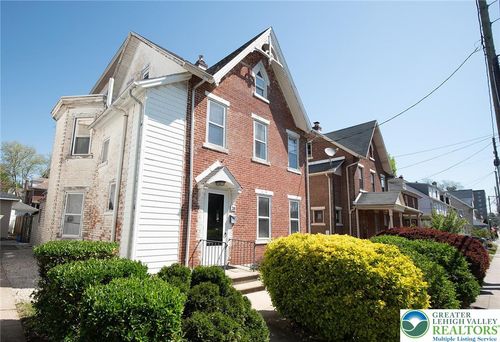 28 W Elizabeth Ave, BETHLEHEM, PA, 18018-2411 | Card Image