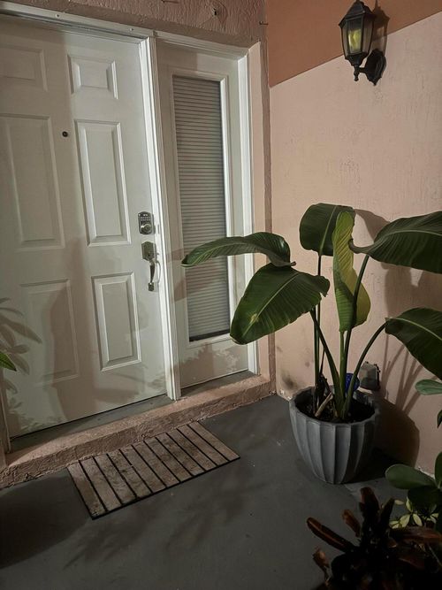 apt-106-20818 San Simeon Way, Miami, FL, 33179-1753 | Card Image