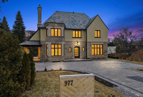 977 Unsworth Ave, Burlington, ON, L7T1R2 | Card Image
