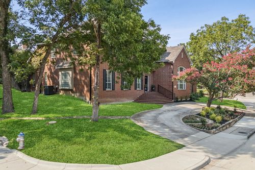 8904 Meadowknoll Dr, Dallas, TX, 75243-7517 | Card Image