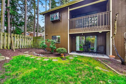 b101-75 Nw Columbia Dr, Oak Harbor, WA, 98277-2177 | Card Image