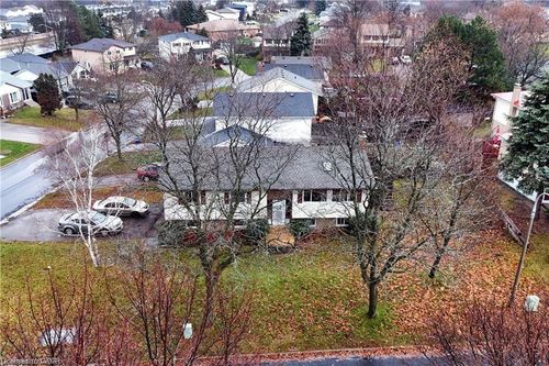 85 High Acres Cres, Kitchener, ON, N2N2S3 | Card Image