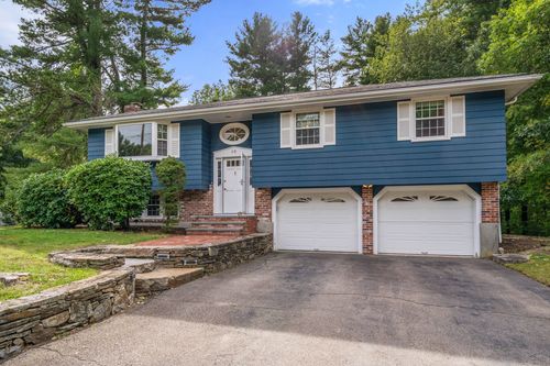 10 Millbrook Dr, Plainville, MA, 02762-2204 | Card Image