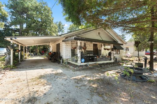 201 Lees Mill Rd, Laurinburg, NC, 28352-2930 | Card Image